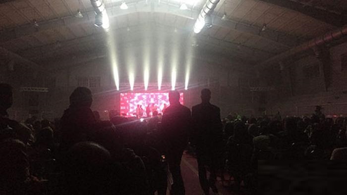 جنجال در کنسرت آقای خواننده/طرفداران وجه بلیت را طلب کردند+ عکس