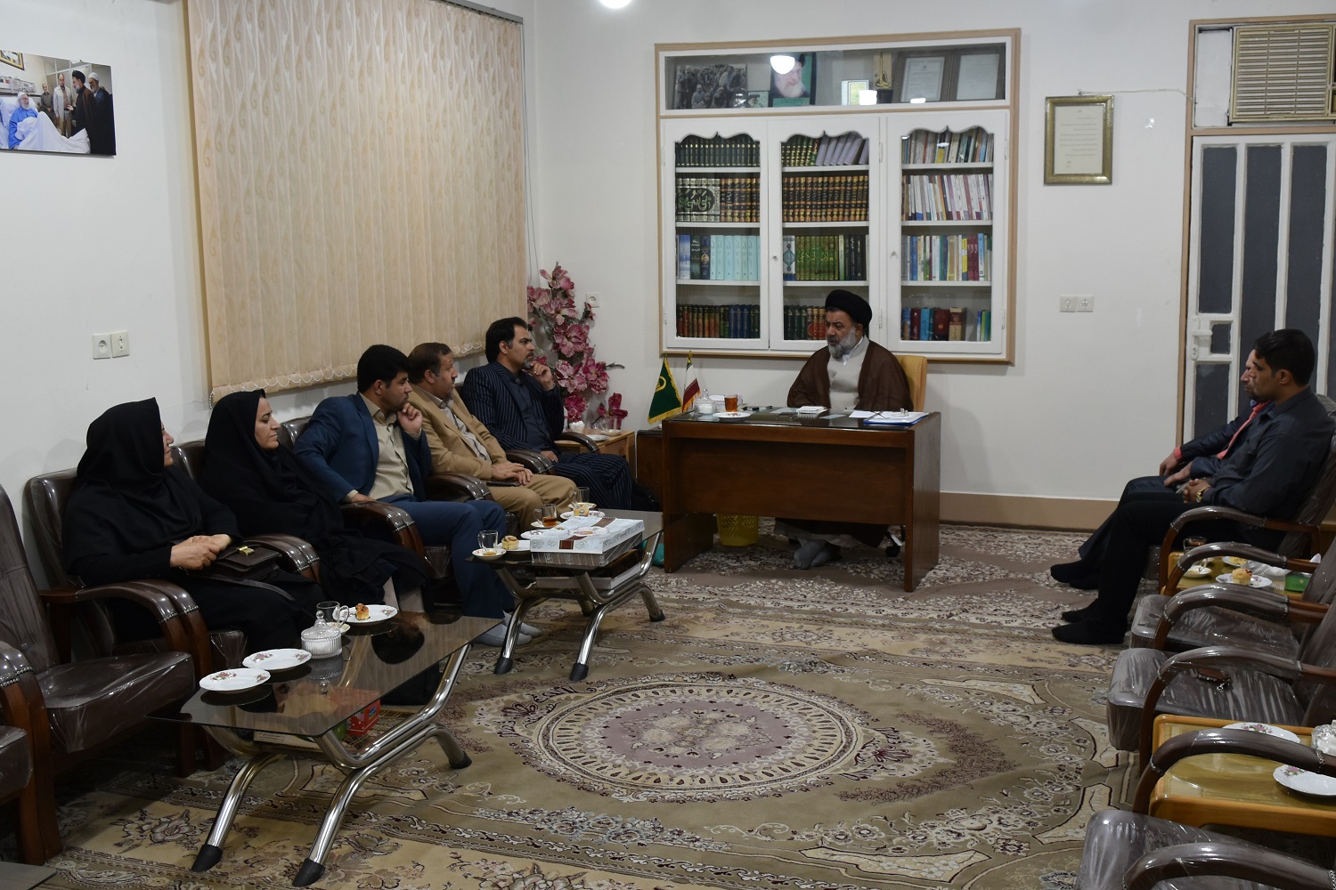 مدیرعامل و اعضای هیات مدیره خانه مطبوعات و خبرگزاری‌های لرستان با آیت الله میرعمادی دیدار کردند