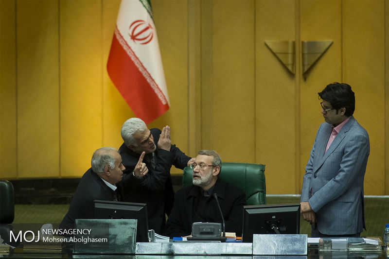 ابتلای علی لاریجانی به کرونا/ رئیس مجلس تحت درمان است